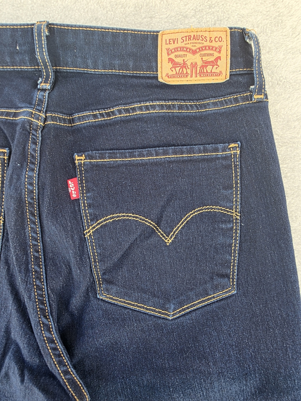 Levi's Women's 721 High Rise Skinny Jeans Size 31x30 - Picture 9 of 12